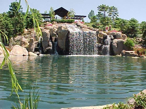 Waterfall feature gardens